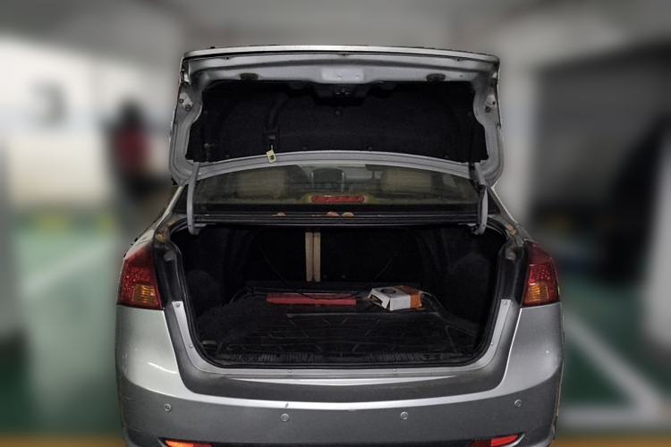 Used Buick Excelle 2011 1.6LX-AT Trunk