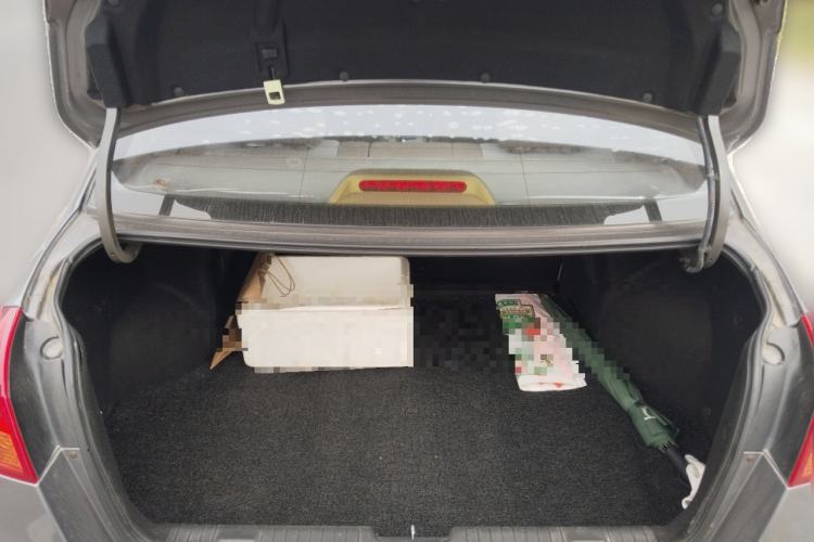 Used Buick Excelle 2011 1.6 LX-MT Trunk