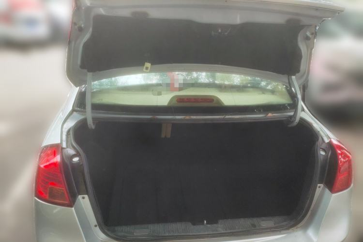 Used Buick Excelle 2011 1.6LX-AT Trunk