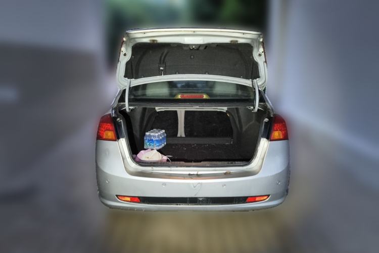 Used Buick Excelle 2011 1.6LX-AT Trunk