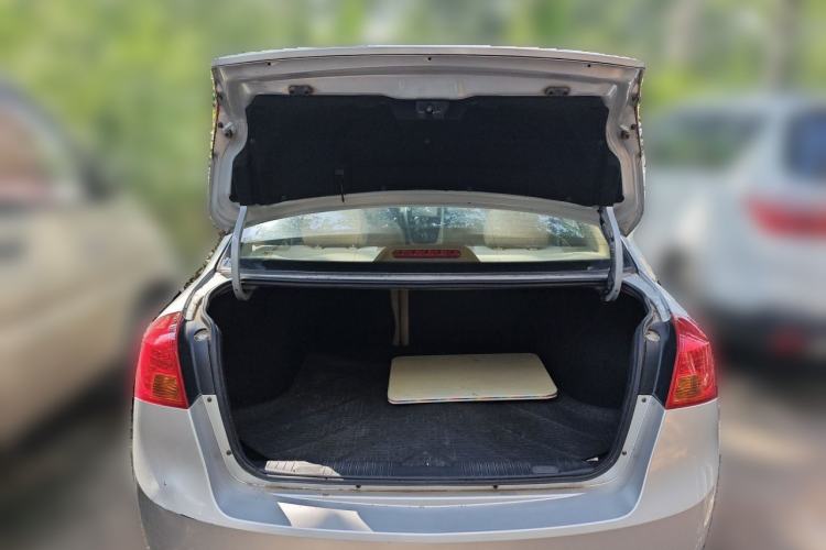 Used Buick Excelle 2011 1.6 LX-MT Trunk