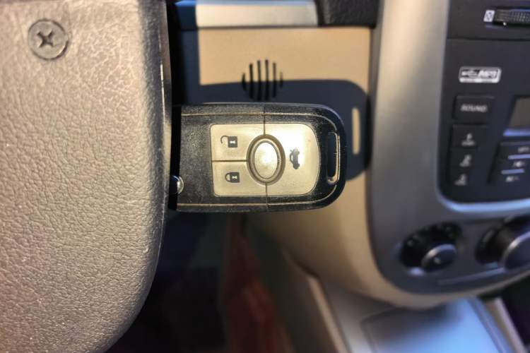Used Buick Excelle 2011 1.6LX-AT Vehicle Key