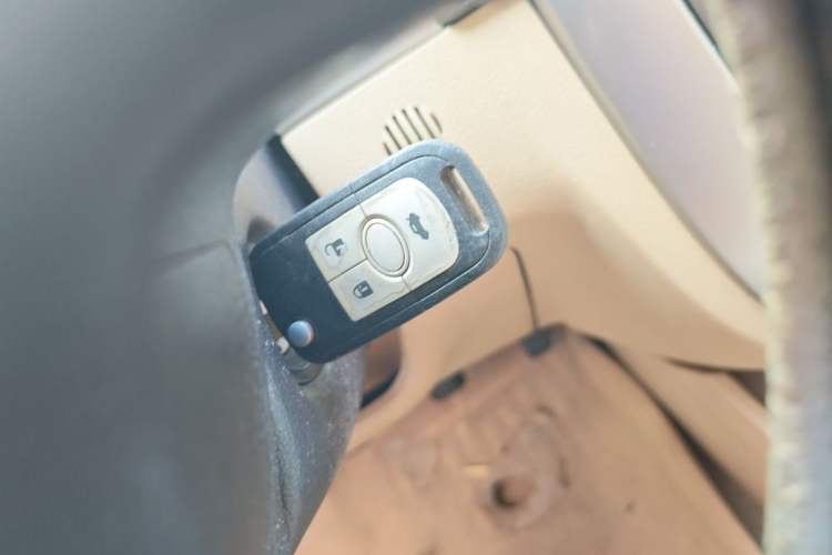 Used Buick Excelle 2011 1.6 LX-MT Vehicle Key