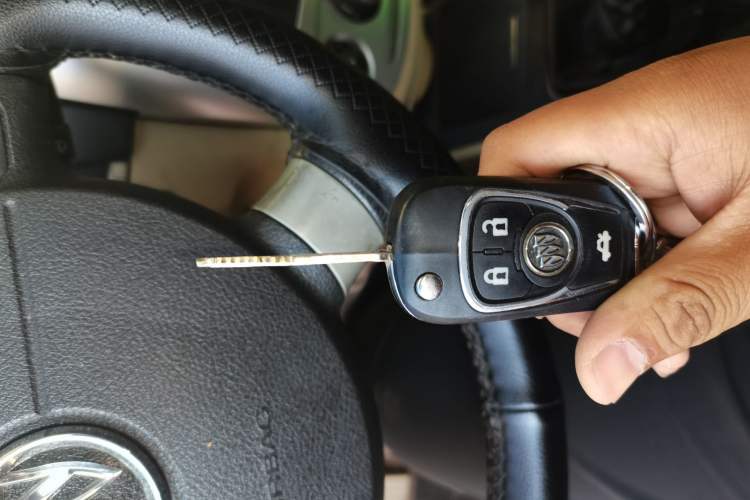 Used Buick Excelle 2011 1.6 LX-MT Vehicle Key