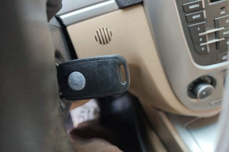 Used Buick Excelle 2011 1.6LX-AT Vehicle Key