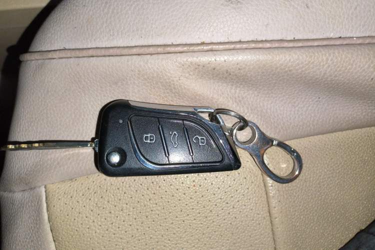 Used Buick Excelle 2011 1.6 LE-AT Vehicle Key