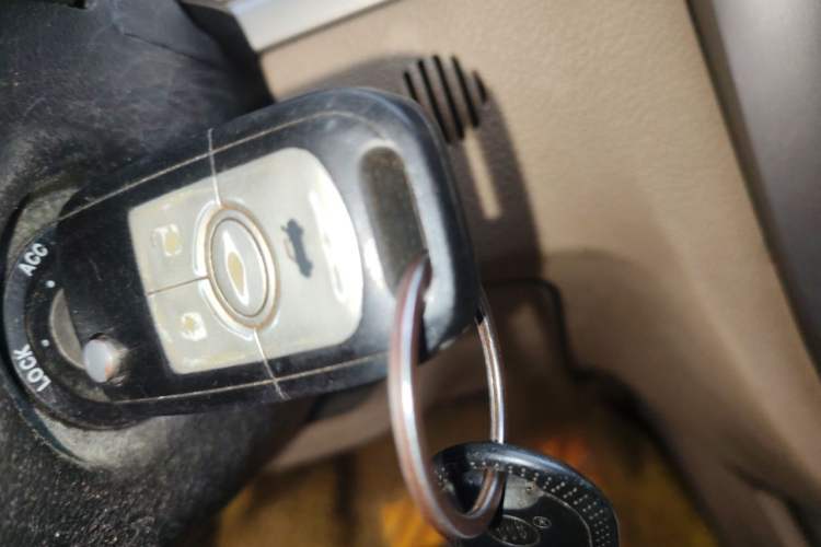 Used Buick Excelle 2011 1.6 LX-MT Vehicle Key