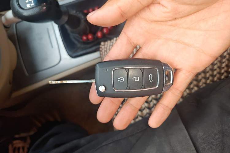 Used Buick Excelle 2011 1.6 LX-MT Vehicle Key