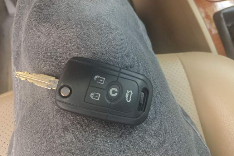 Used Buick Excelle 2011 1.6 LE-MT Vehicle Key