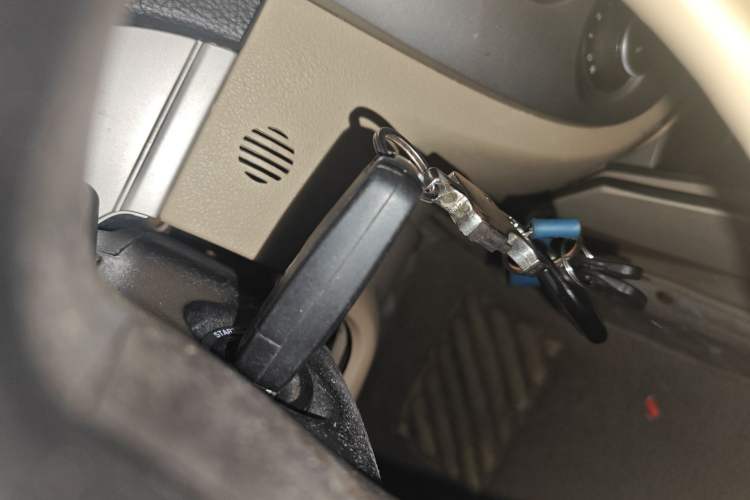 Used Buick Excelle 2011 1.6 LX-MT Vehicle Key