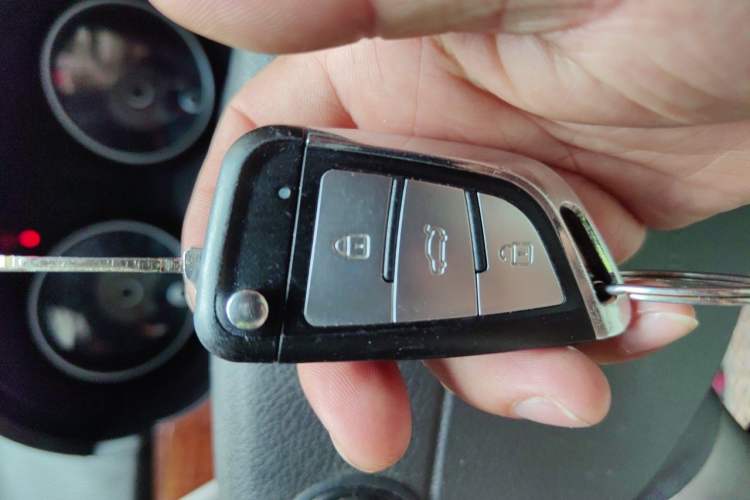 Used Buick Excelle 2011 1.6 LE-MT Vehicle Key