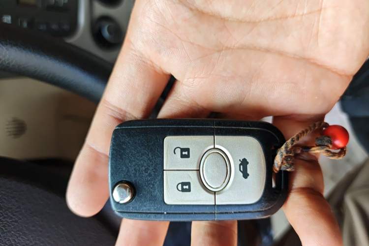 Used Buick Excelle 2011 1.6LX-AT Vehicle Key