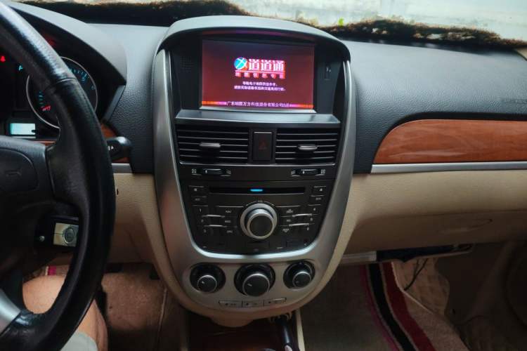 Used Buick Excelle 2011 1.6 LE-AT Audio And AC Panel