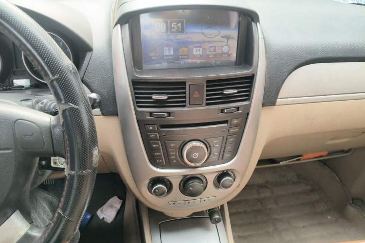 Used Buick Excelle 2011 1.6 LX-MT Audio And AC Panel