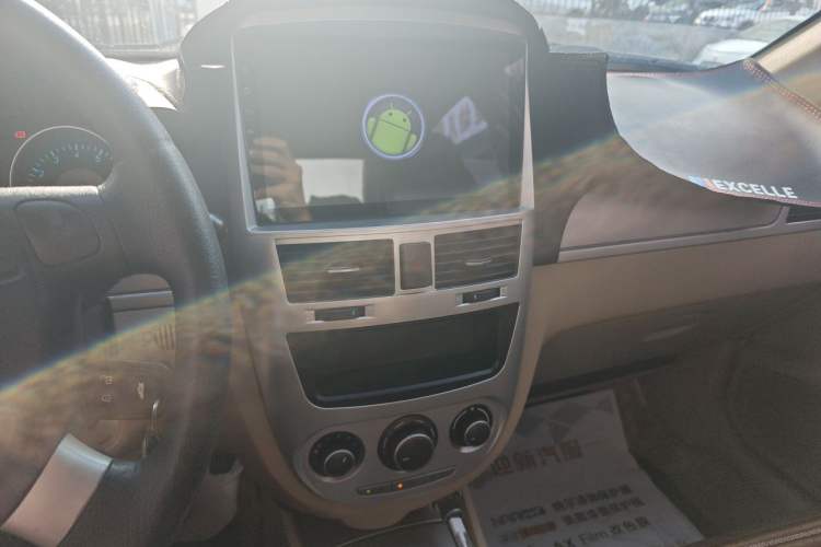 Used Buick Excelle 2011 1.6 LX-MT Audio And AC Panel
