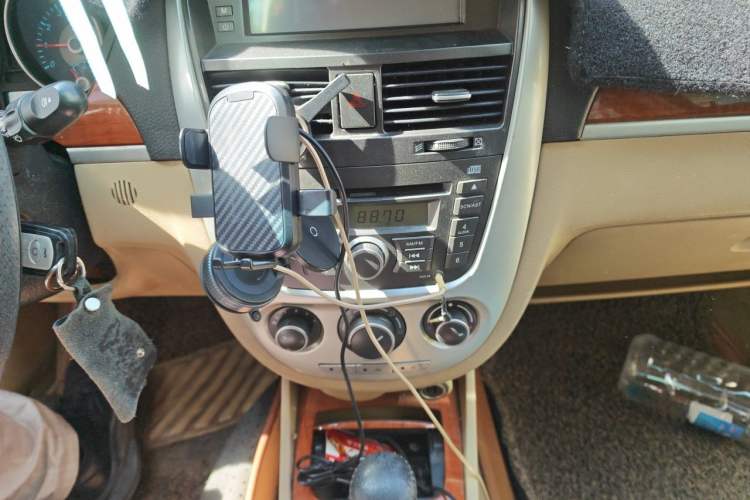 Used Buick Excelle 2011 1.6 LE-AT Audio And AC Panel