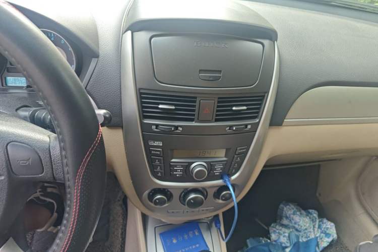 Used Buick Excelle 2011 1.6LX-AT Audio And AC Panel