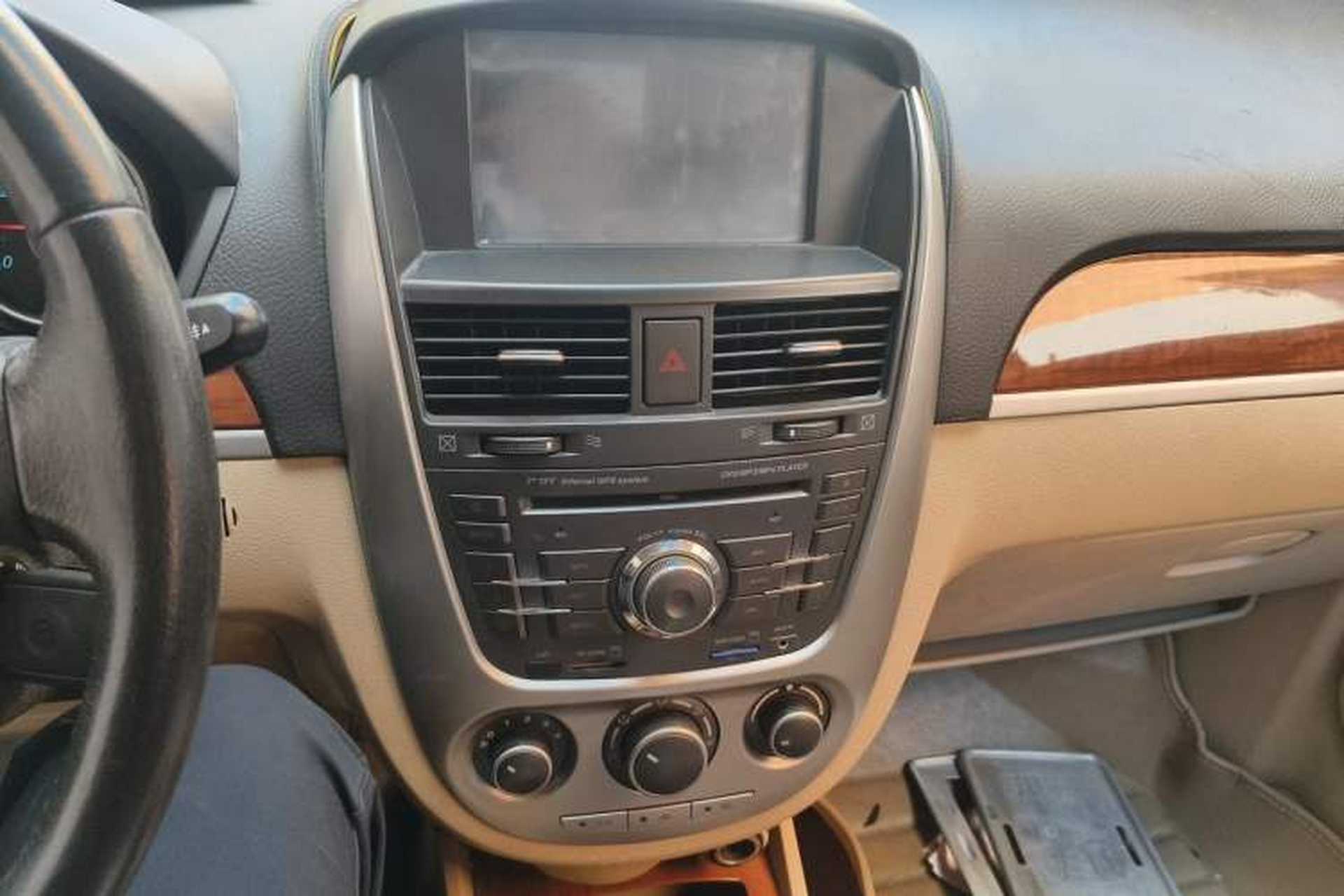 Used Buick Excelle 2011 1.6 LE-MT Audio And AC Panel