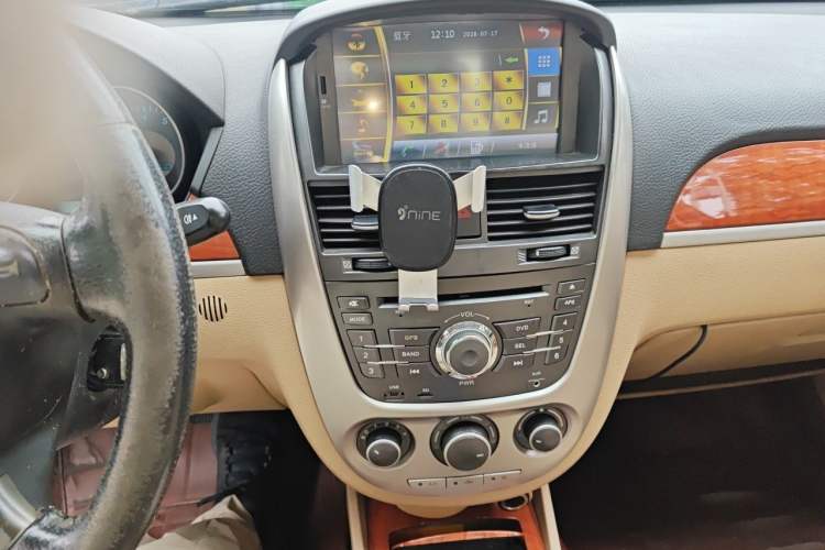 Used Buick Excelle 2011 1.6 LE-AT Audio And AC Panel