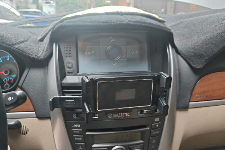 Used Buick Excelle 2011 1.6 LE-AT Audio And AC Panel
