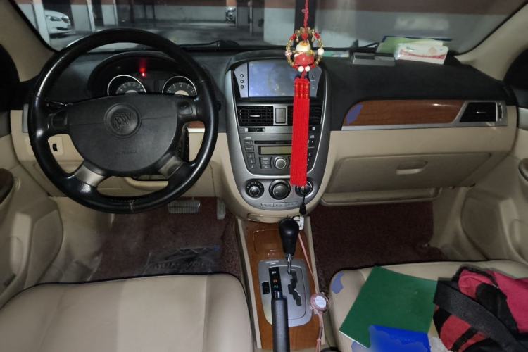 Used Buick Excelle 2011 1.6 LE-AT Center Console