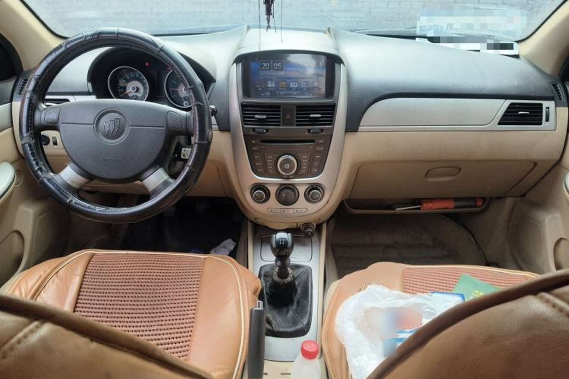 Used Buick Excelle 2011 1.6 LX-MT Center Console