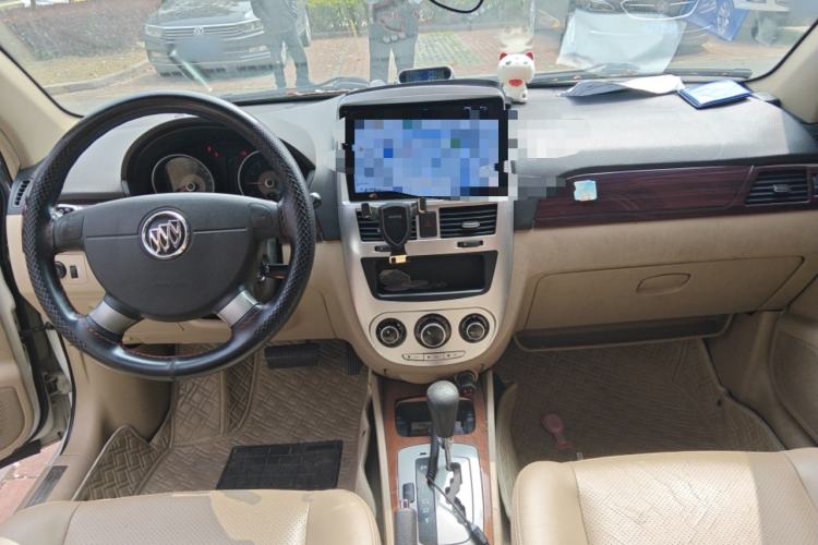 Used Buick Excelle 2011 1.6 LE-AT Center Console