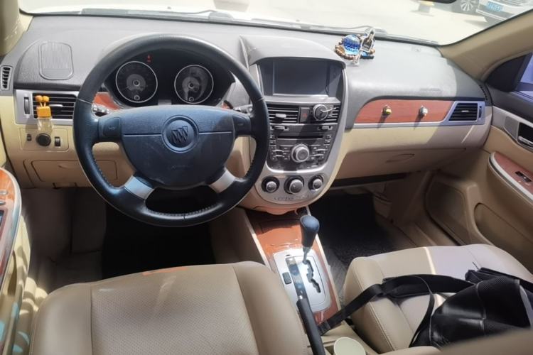 Used Buick Excelle 2011 1.6LX-AT Center Console