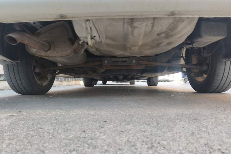 Used Buick Excelle 2011 1.6 LE-MT Chassis Rear