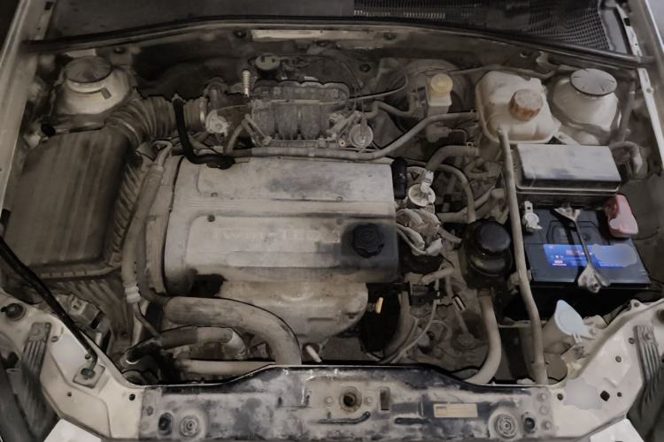 Used Buick Excelle 2011 1.6 LE-AT Engine Bay