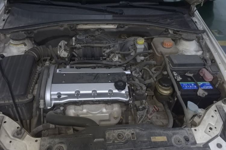 Used Buick Excelle 2011 1.6 LE-AT Engine Bay