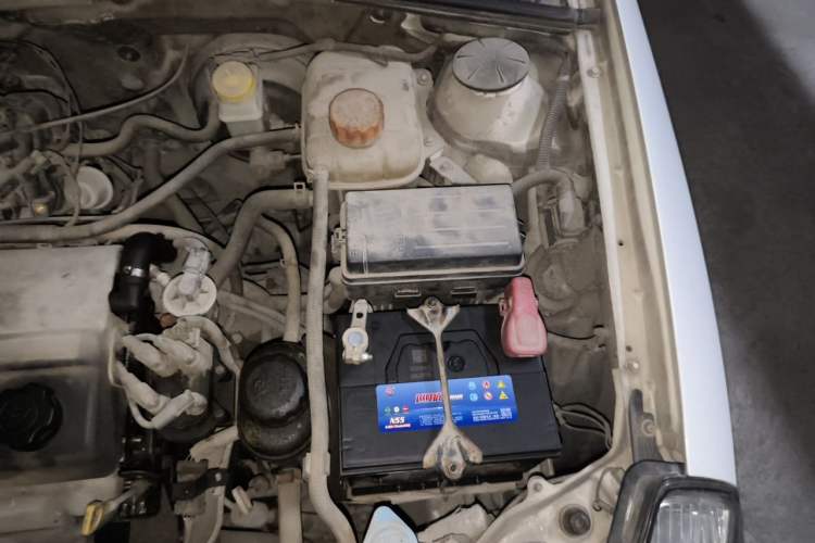 Used Buick Excelle 2011 1.6 LE-AT Engine Bay Left