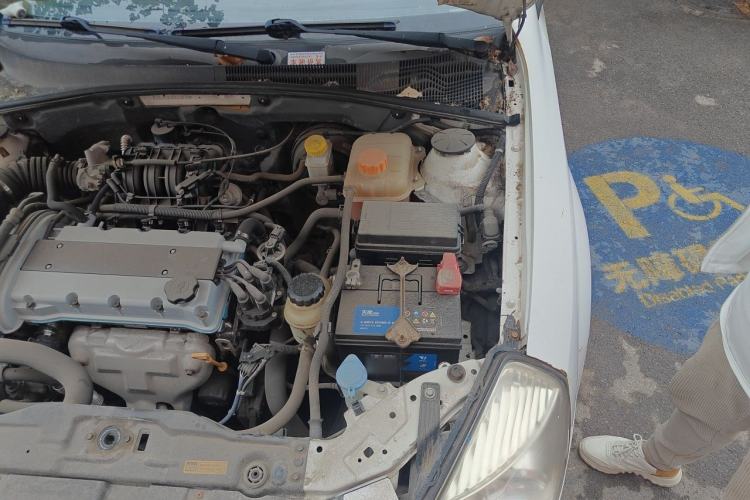 Used Buick Excelle 2011 1.6 LX-MT Engine Bay Left