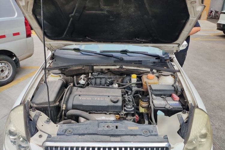 Used Buick Excelle 2011 1.6 LE-AT Engine Bay