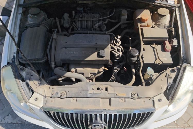 Used Buick Excelle 2011 1.6 LE-AT Engine Bay