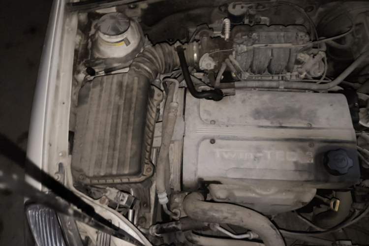 Used Buick Excelle 2011 1.6 LE-AT Engine Bay Right