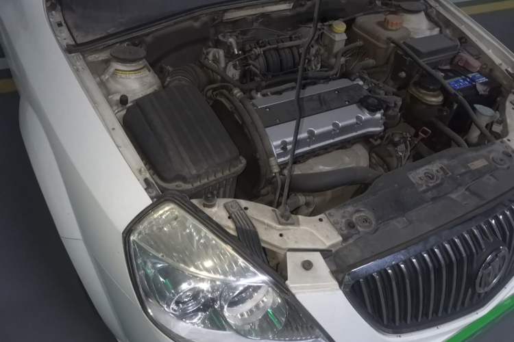 Used Buick Excelle 2011 1.6 LE-AT Engine Bay Right