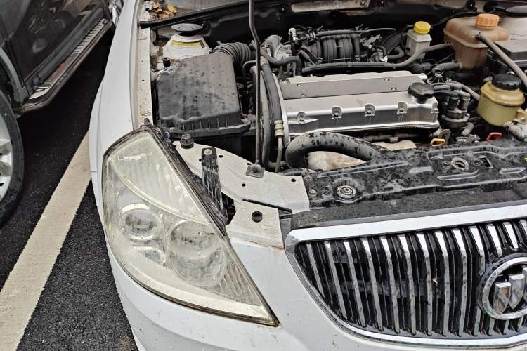 Used Buick Excelle 2011 1.6LX-AT Engine Bay Right