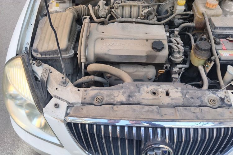 Used Buick Excelle 2011 1.6 LE-MT Engine Bay Right