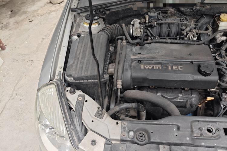 Used Buick Excelle 2011 1.6 LE-AT Engine Bay Right