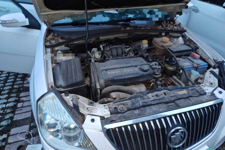Used Buick Excelle 2011 1.6LX-AT Engine Bay Right