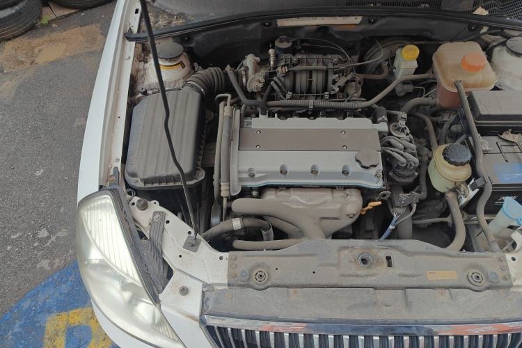 Used Buick Excelle 2011 1.6 LX-MT Engine Bay Right