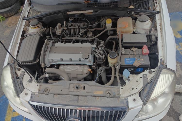 Used Buick Excelle 2011 1.6 LX-MT Engine Bay