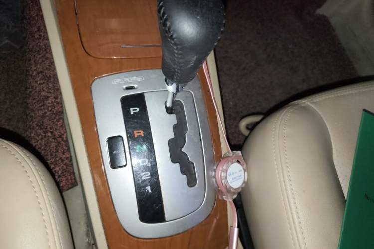Used Buick Excelle 2011 1.6 LE-AT Gear Lever