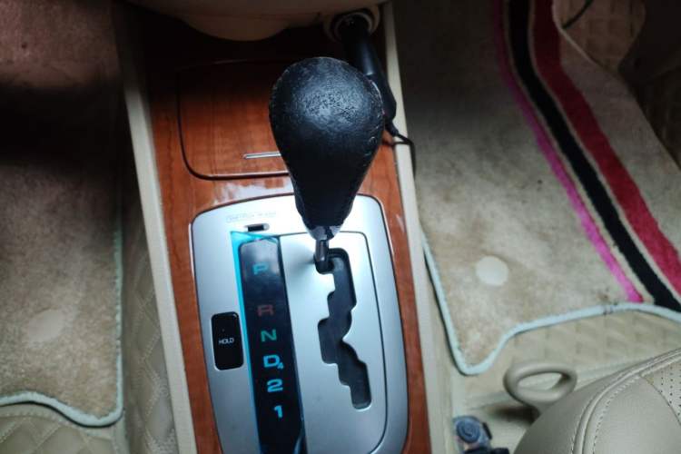 Used Buick Excelle 2011 1.6 LE-AT Gear Lever