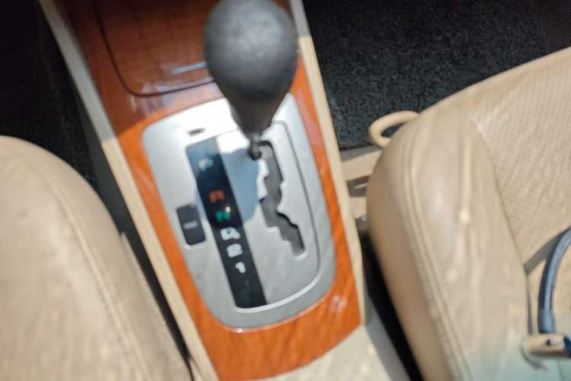 Used Buick Excelle 2011 1.6 LE-AT Gear Lever
