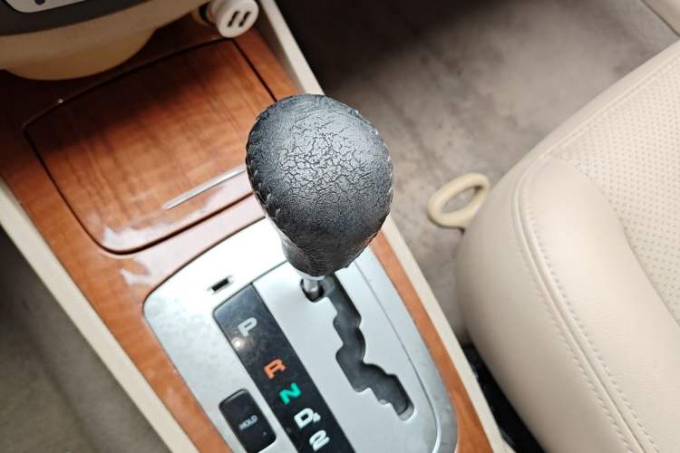 Used Buick Excelle 2011 1.6LX-AT Gear Lever