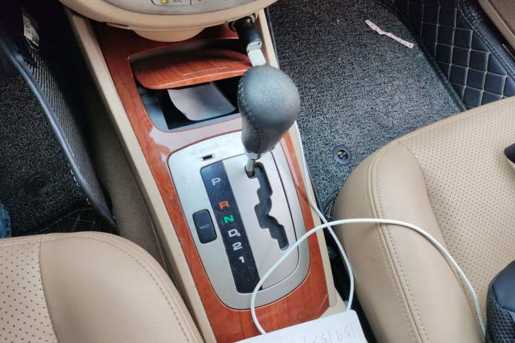 Used Buick Excelle 2011 1.6 LE-AT Gear Lever