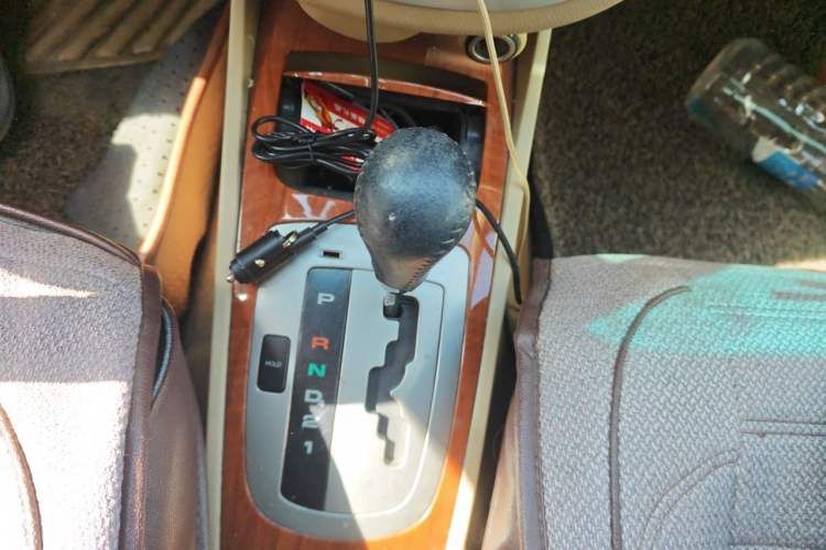 Used Buick Excelle 2011 1.6 LE-AT Gear Lever