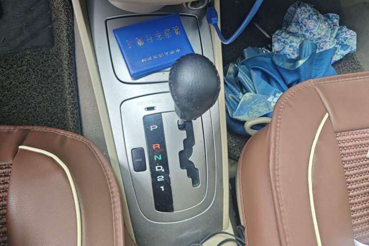 Used Buick Excelle 2011 1.6LX-AT Gear Lever